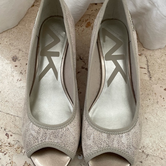 EUC Anne Klein peep-toe Wedges - Picture 3 of 6